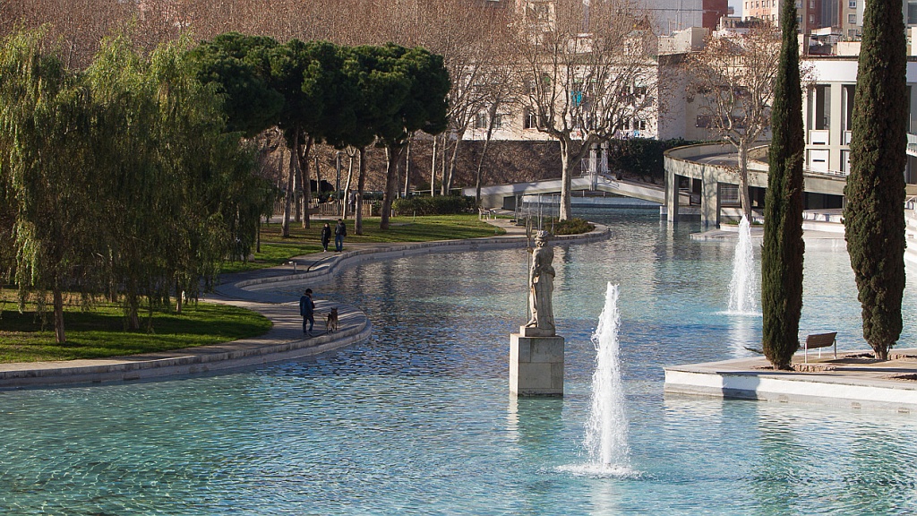 L'AV Hostafrancs rebutja la idea de convertir el llac de l'Espanya Industrial en una piscina pública